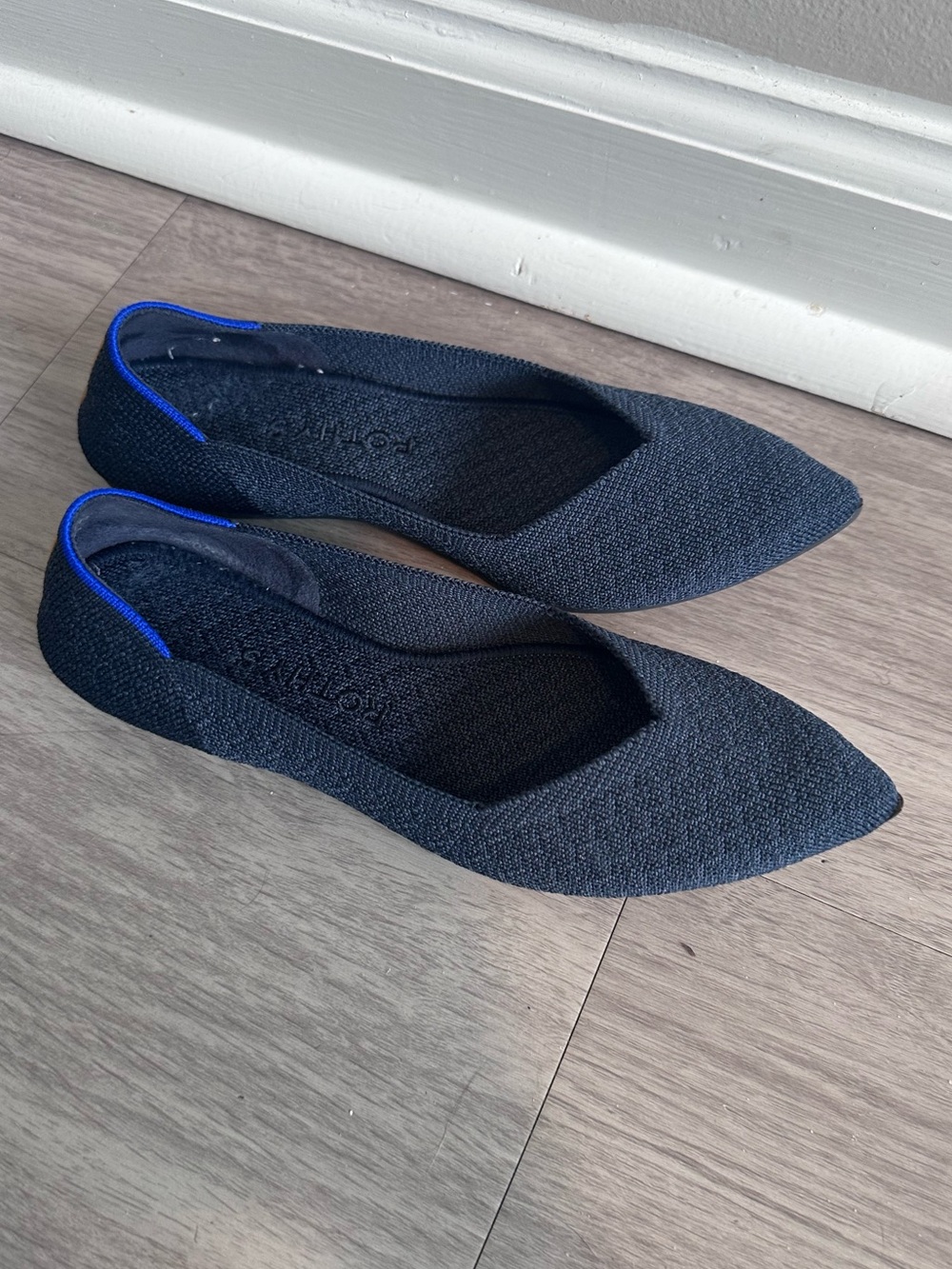 Rothy’s pointy flat in navy blue Size 6 hexagon knit